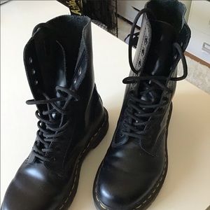 Dr. Marten’s 1490 Smooth Leather Mid Calf Boots